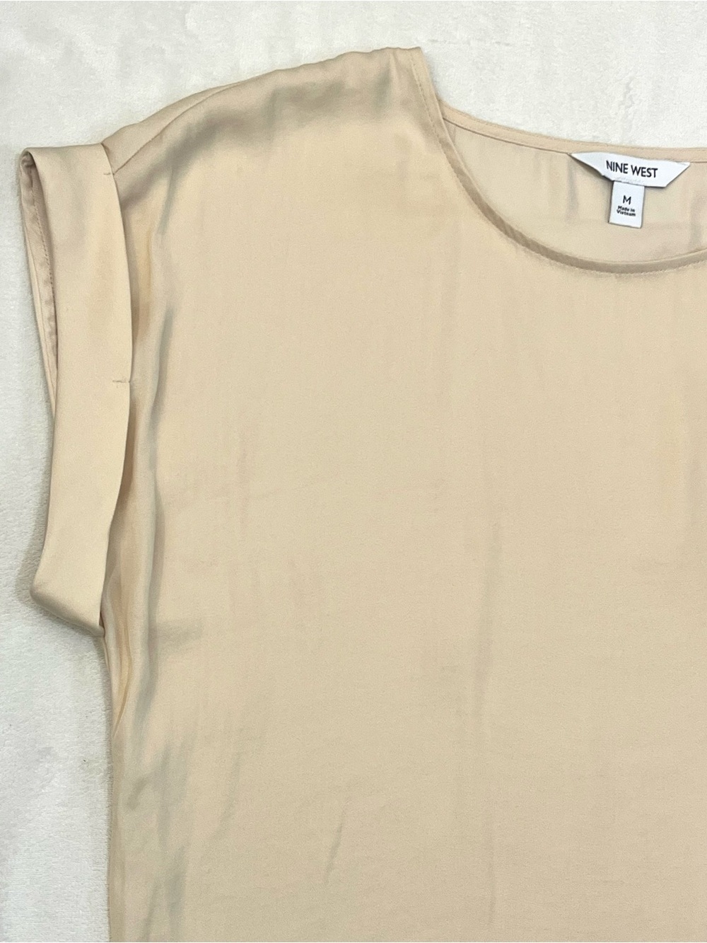 Nine West Short Sleeve Shirt Cream Colored Rolled Cuff Women’s Top Size Medium - Picture 4 of 16